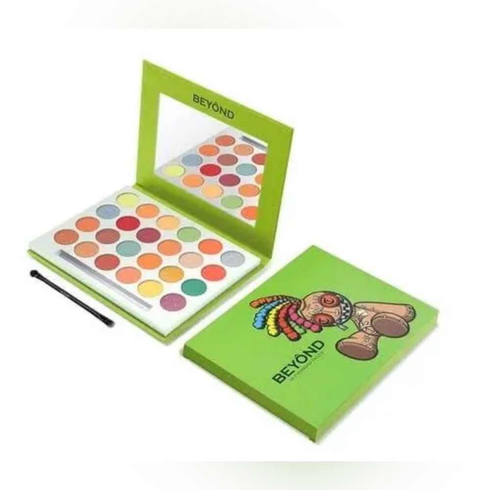 Beyond 24G NIB Shimmer & Matte Eyeshadow Palette